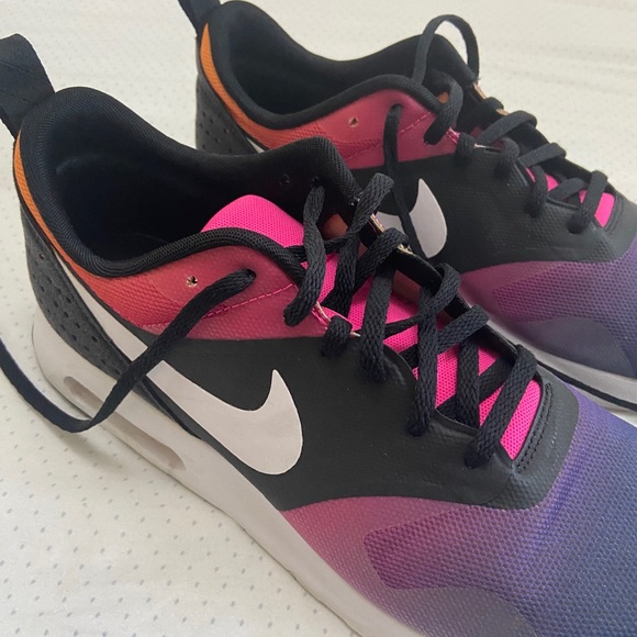 Looking to sell fast - Nike Air Max Tavas Sunset - Picture 2 of 5